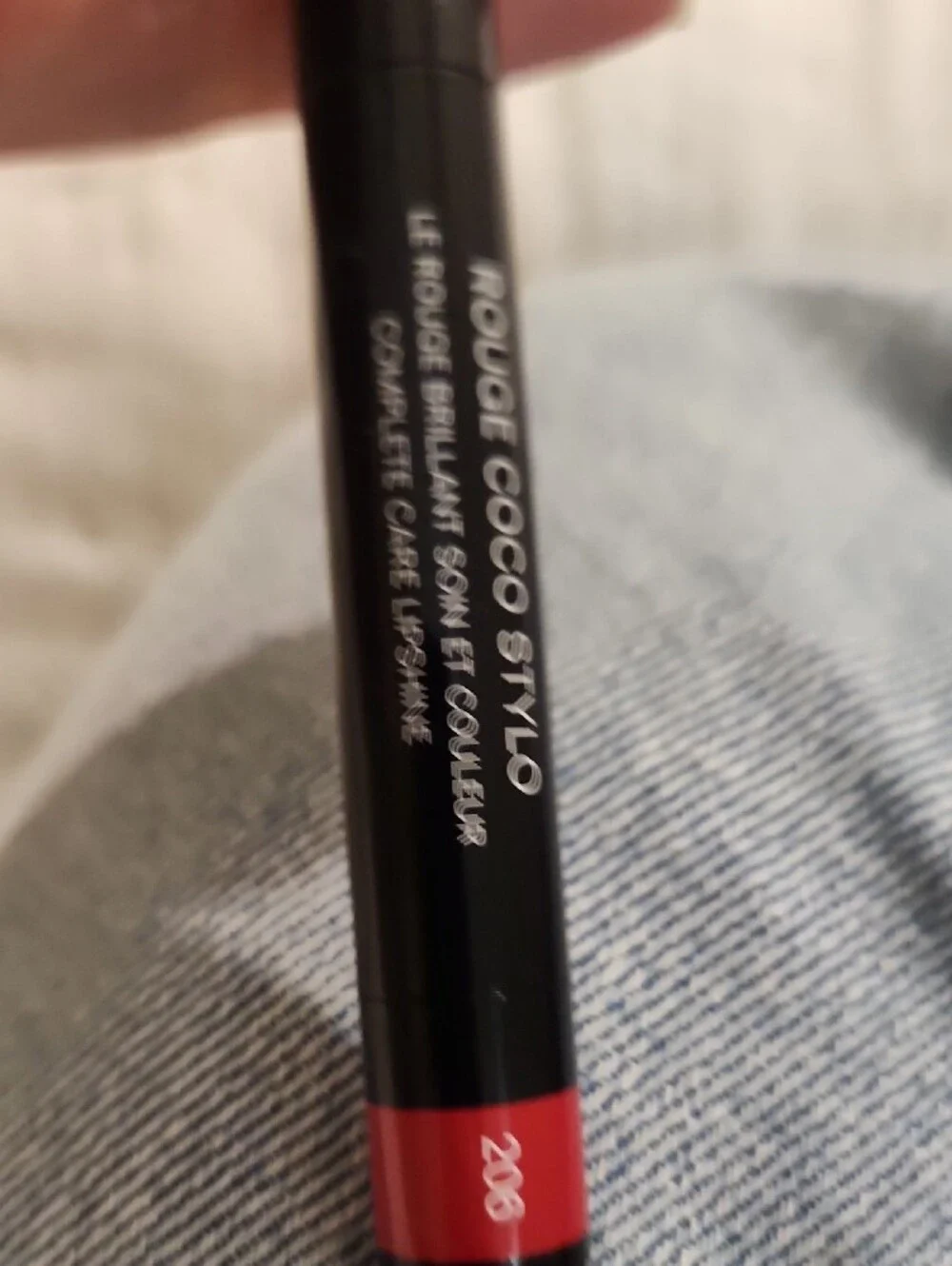 CHANEL Rouge Crayon Lipstick - Bright Coral Red